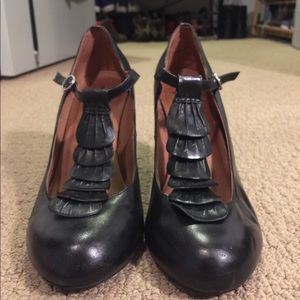 Crown Vintage Mary Jane Heels